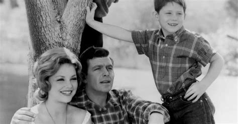 Why Peggy From The Andy Griffith Show Left And。